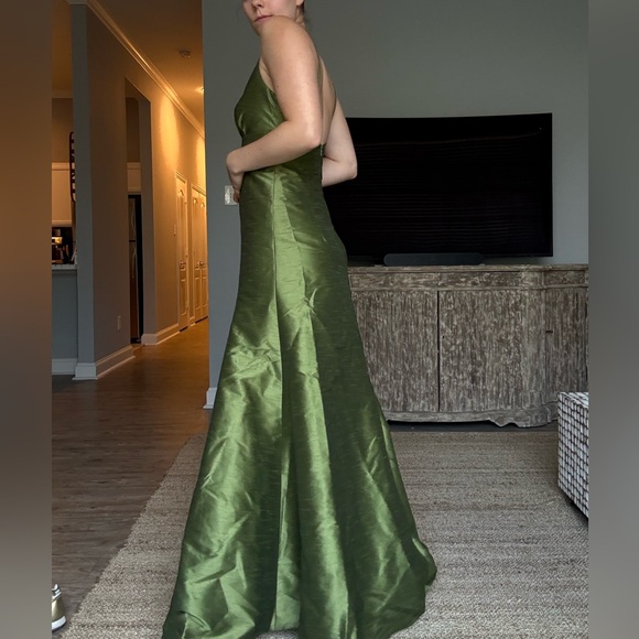 Lela Rose Green Ruched Maxi Gown - Picture 3 of 5
